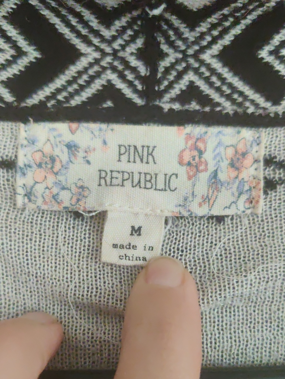 Aztec Patterned Open-Front Cardigan - Picture 2 of 3